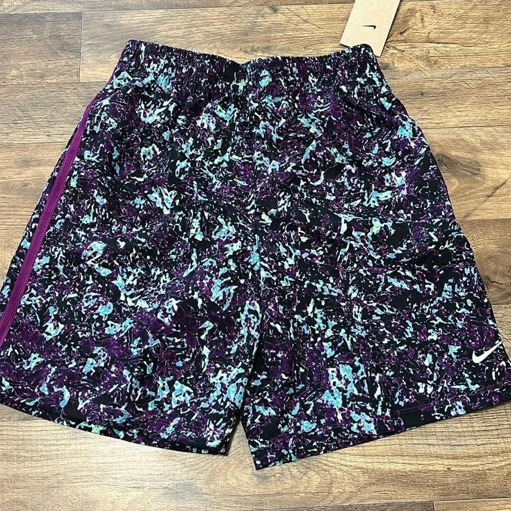 Nike training boys shorts size medium
